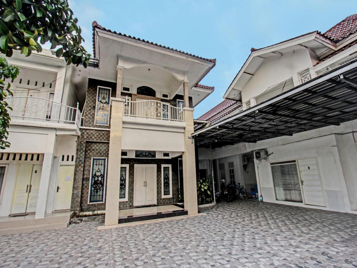 Oyo 3741 Mutiara Syariah 1 Hotel Mataram Kültér fotó