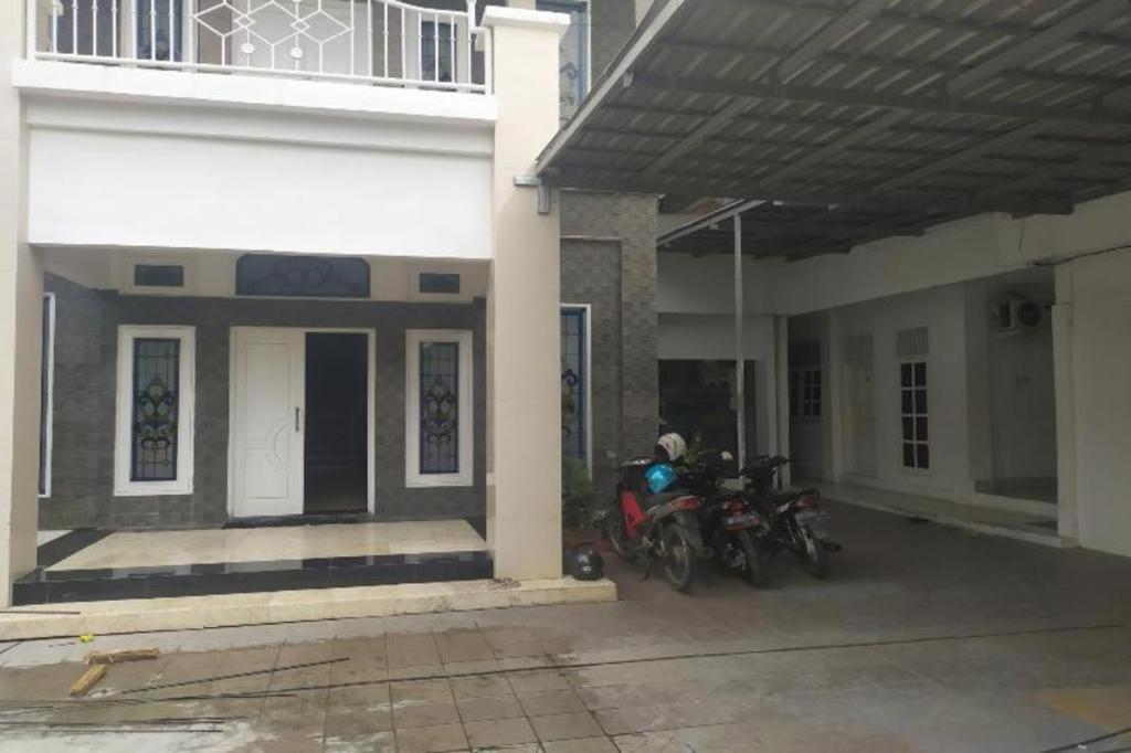 Oyo 3741 Mutiara Syariah 1 Hotel Mataram Kültér fotó