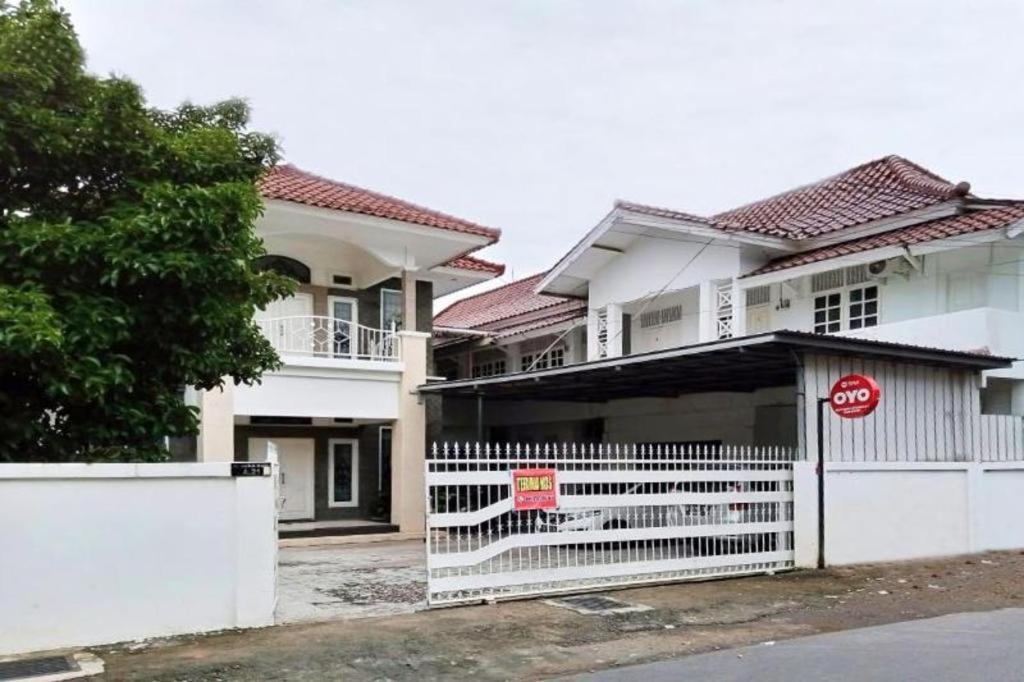 Oyo 3741 Mutiara Syariah 1 Hotel Mataram Kültér fotó